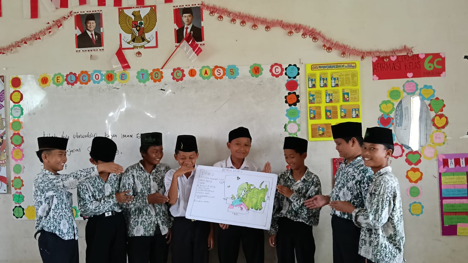 Lomba Mewarnai Hari Anak Nasional di MIN 2 Cirebon